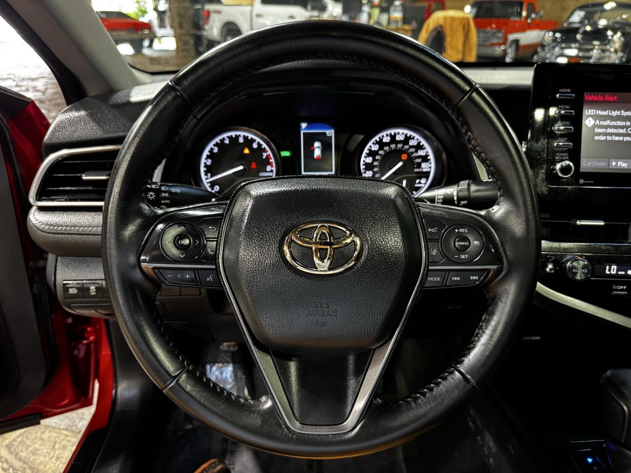 Toyota Camry SE Auto (Natl) 2023