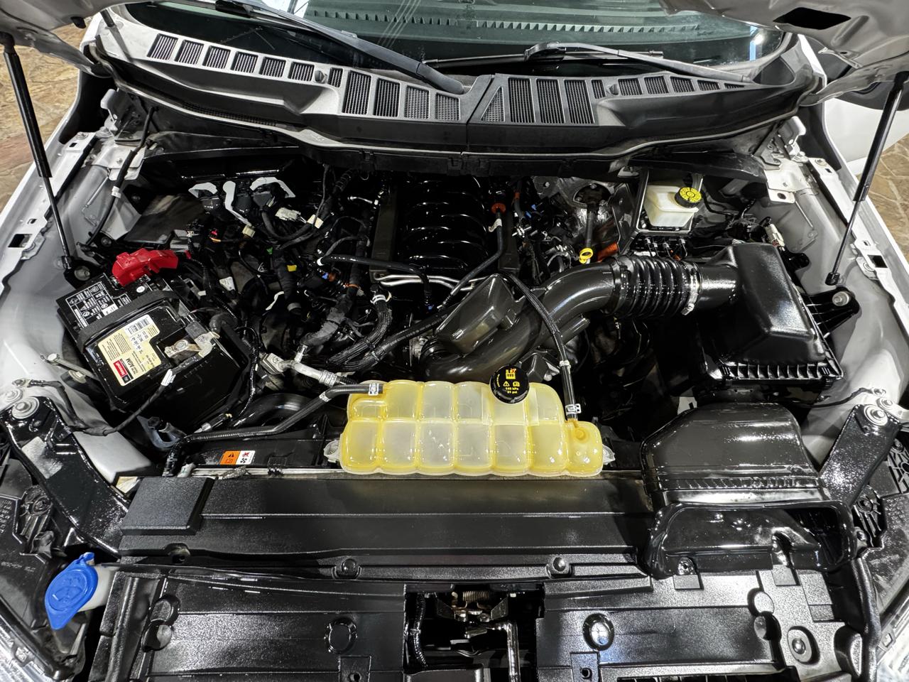 Ford F-150 4WD SuperCrew 145" XLT 2022
