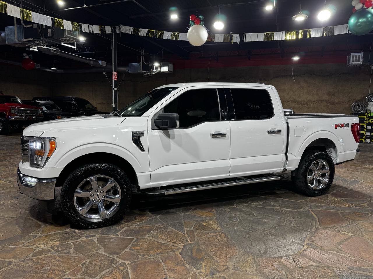 Ford F-150 4WD SuperCrew 145" XLT 2022