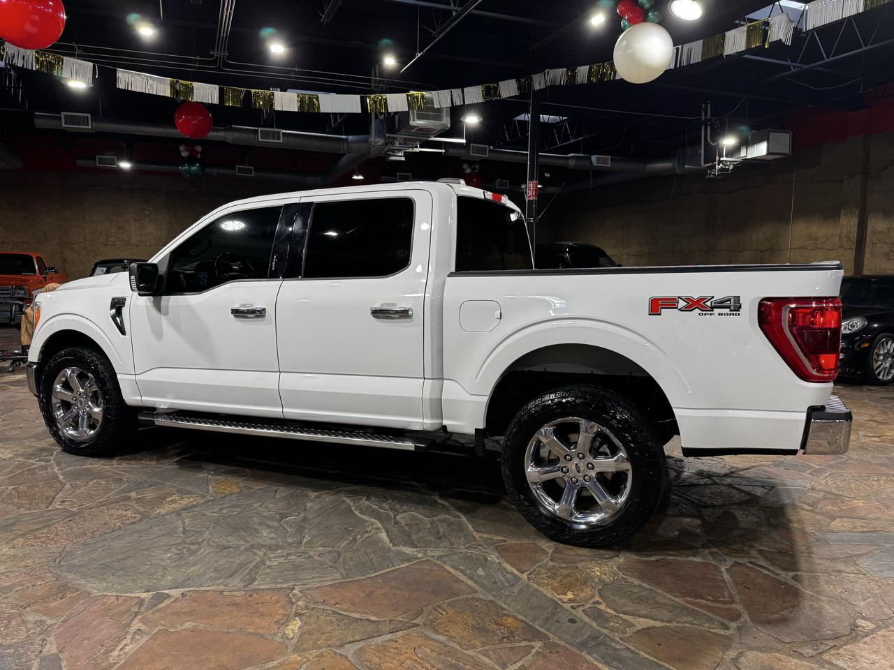 Ford F-150 4WD SuperCrew 145" XLT 2022