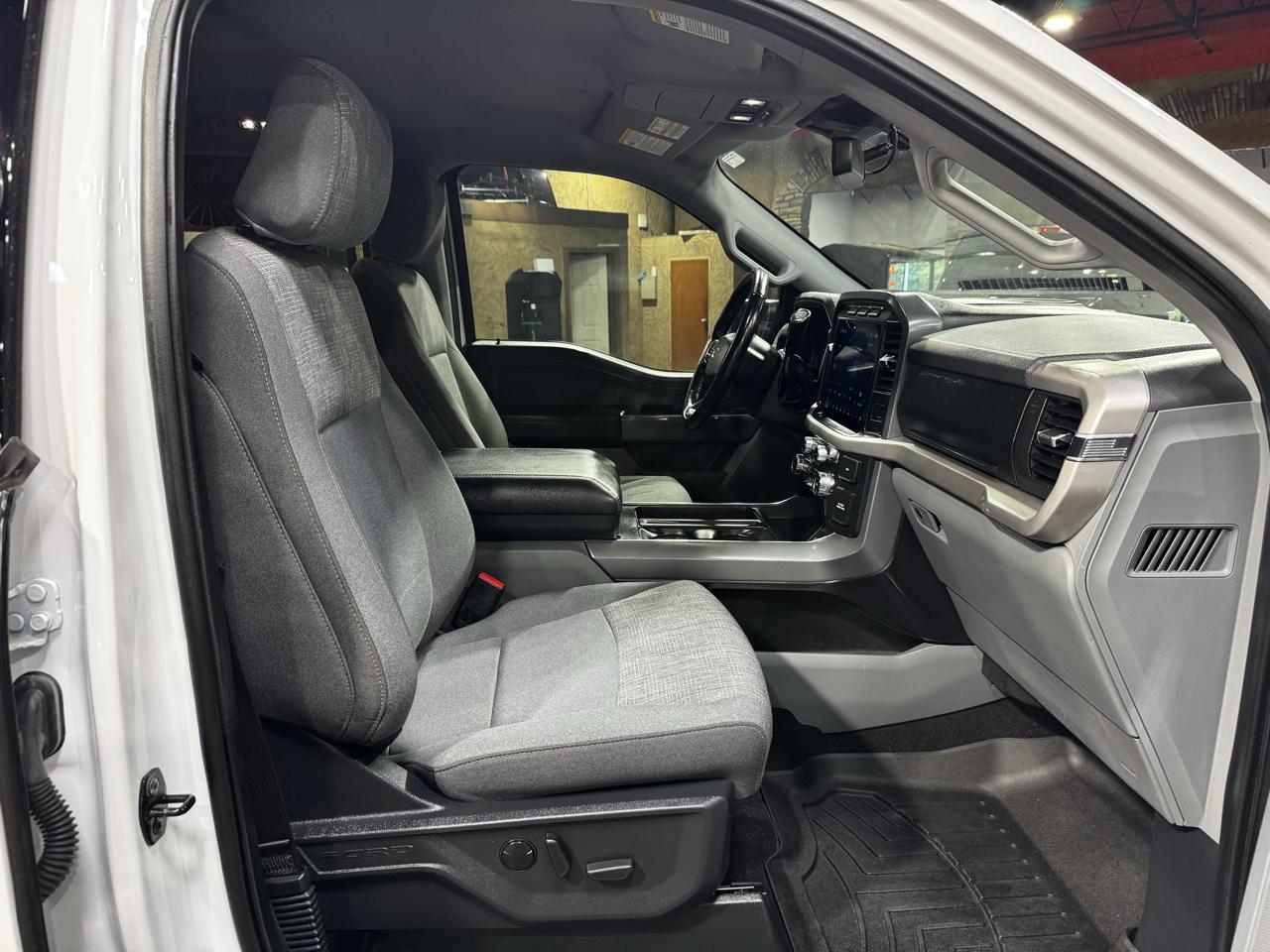 Ford F-150 4WD SuperCrew 145" XLT 2022