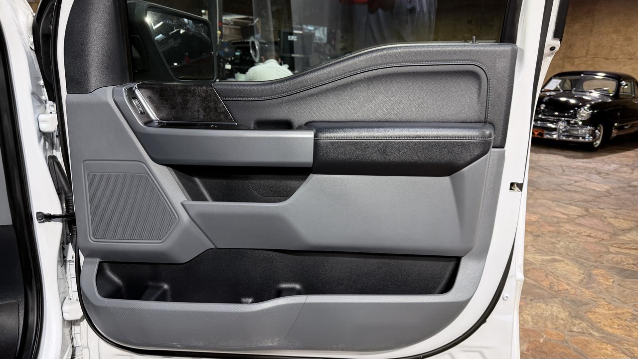 Ford F-150 4WD SuperCrew 145" XLT 2022