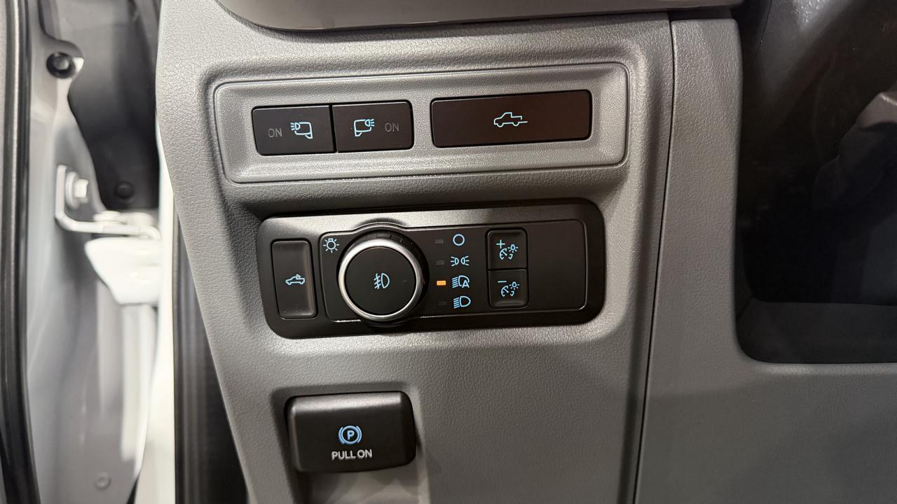 Ford F-150 4WD SuperCrew 145" XLT 2022