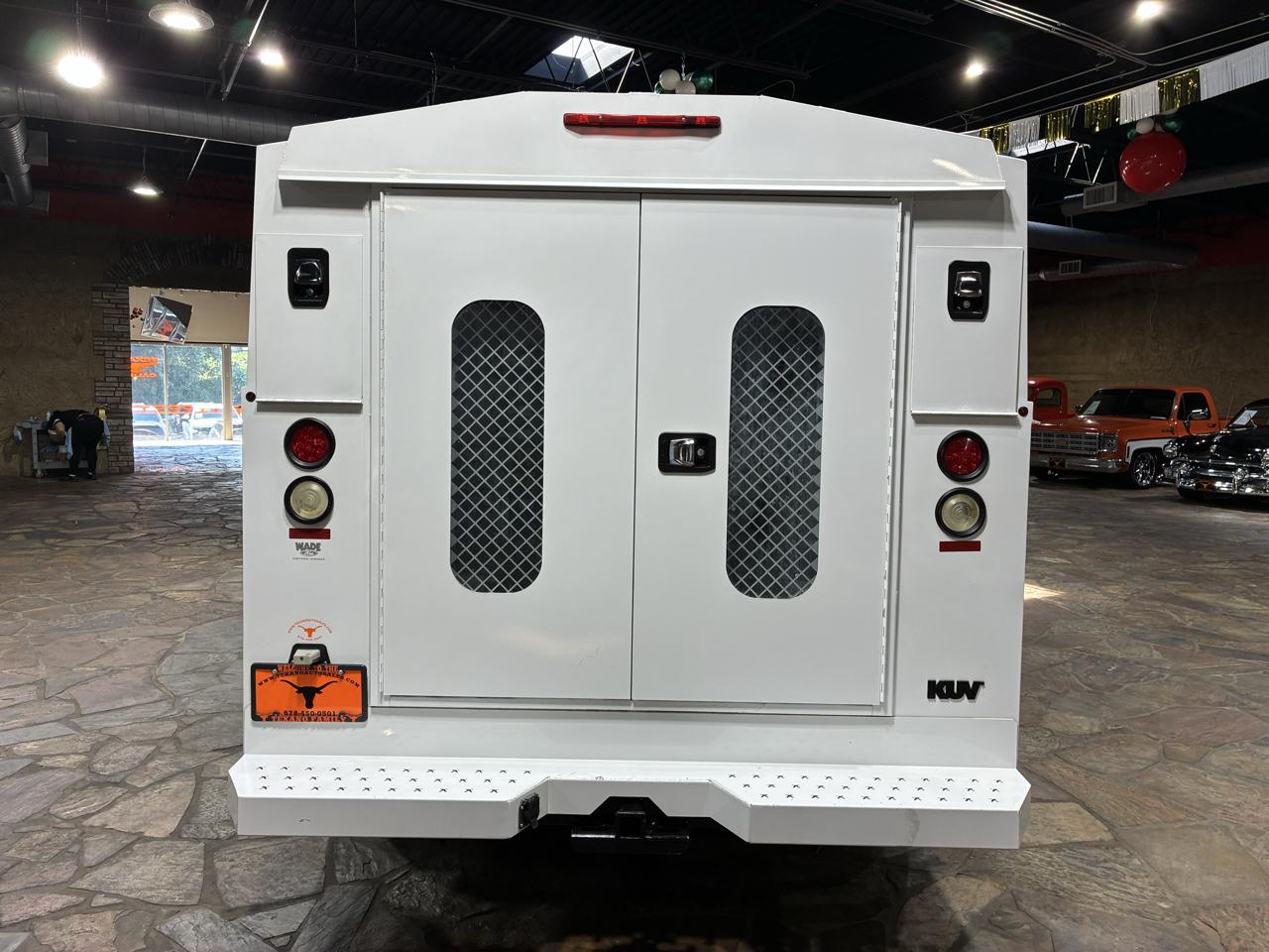 Ford Transit Cutaway T-350 138" 9950 GVWR DRW 2016
