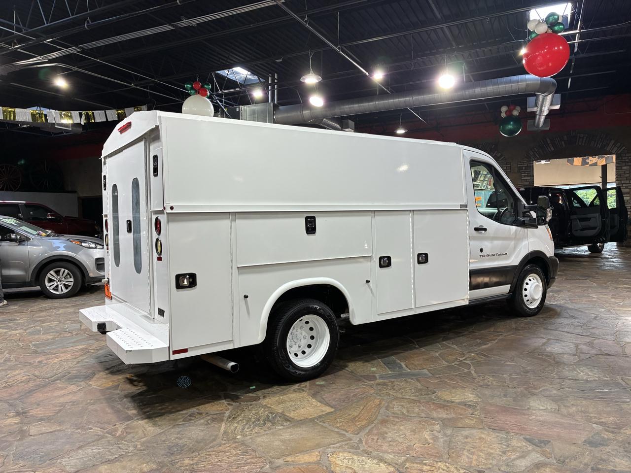 Ford Transit Cutaway T-350 138" 9950 GVWR DRW 2016
