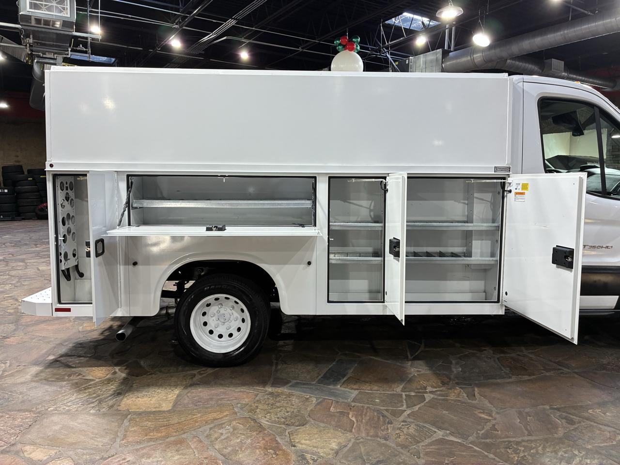 Ford Transit Cutaway T-350 138" 9950 GVWR DRW 2016