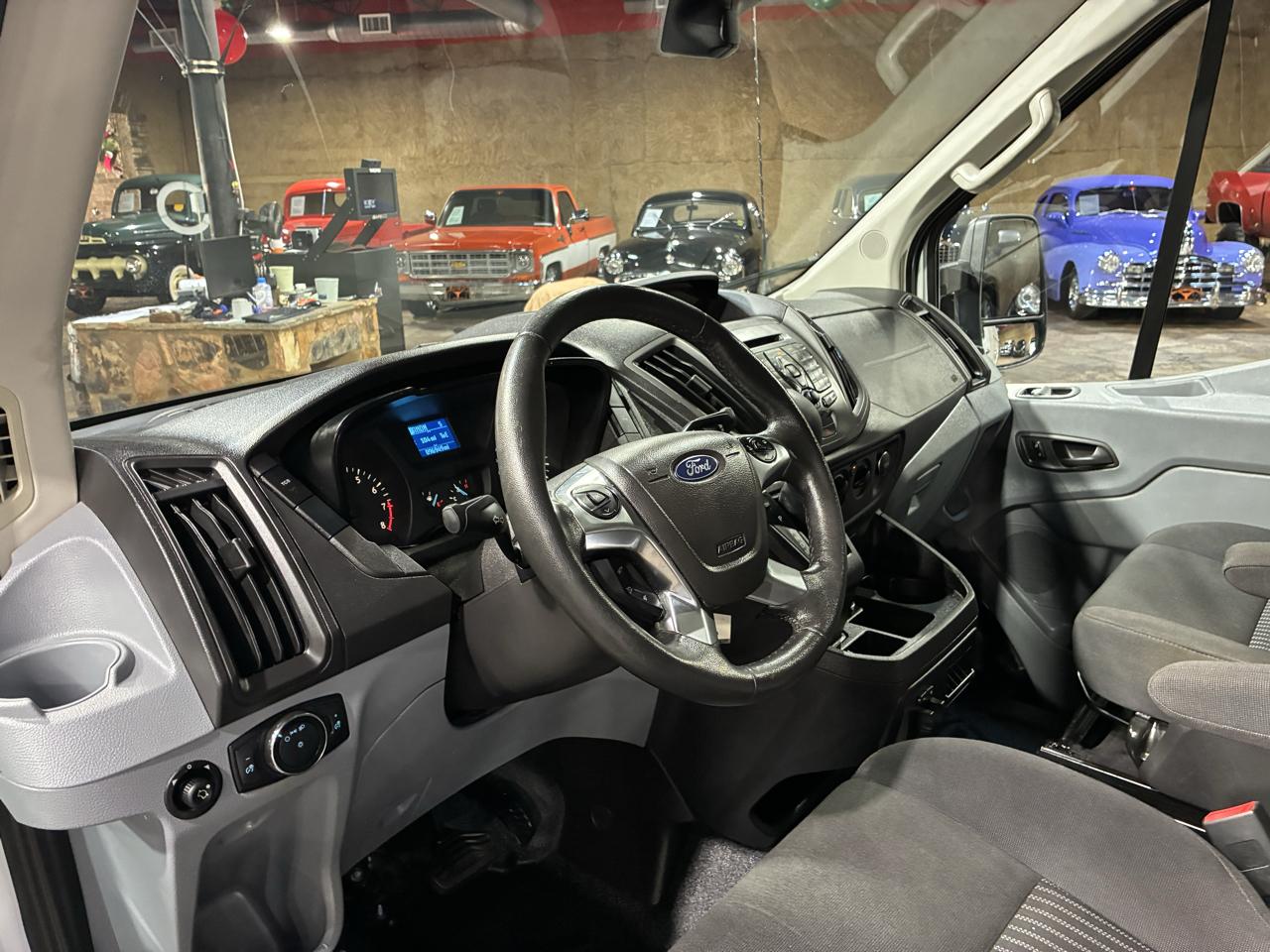 Ford Transit Cutaway T-350 138" 9950 GVWR DRW 2016