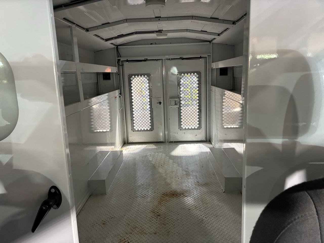 Ford Transit Cutaway T-350 138" 9950 GVWR DRW 2016