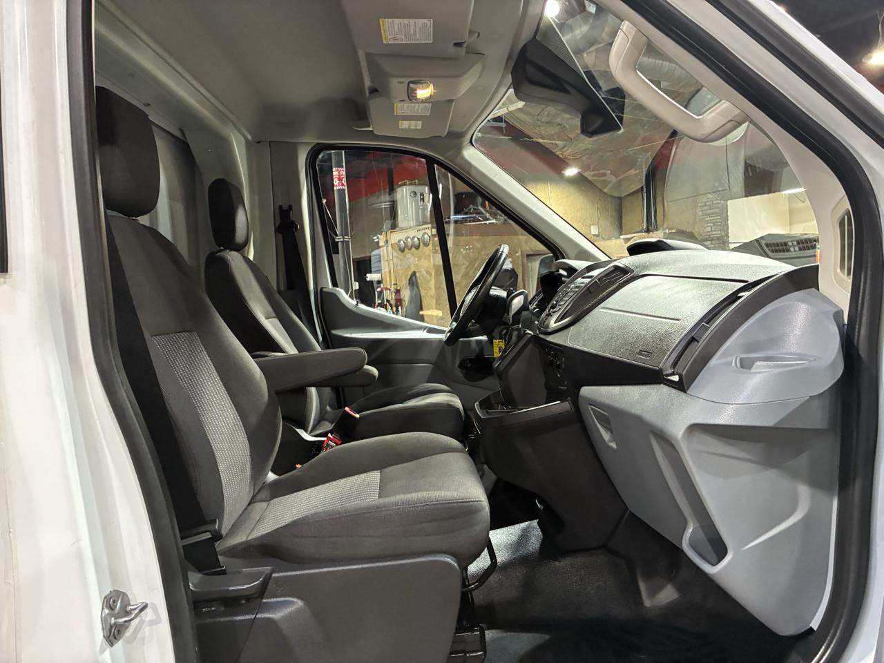 Ford Transit Cutaway T-350 138" 9950 GVWR DRW 2016