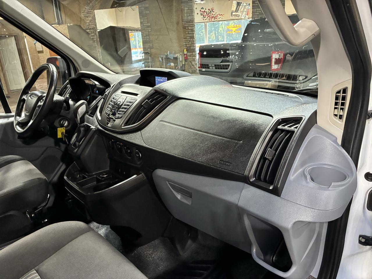 Ford Transit Cutaway T-350 138" 9950 GVWR DRW 2016