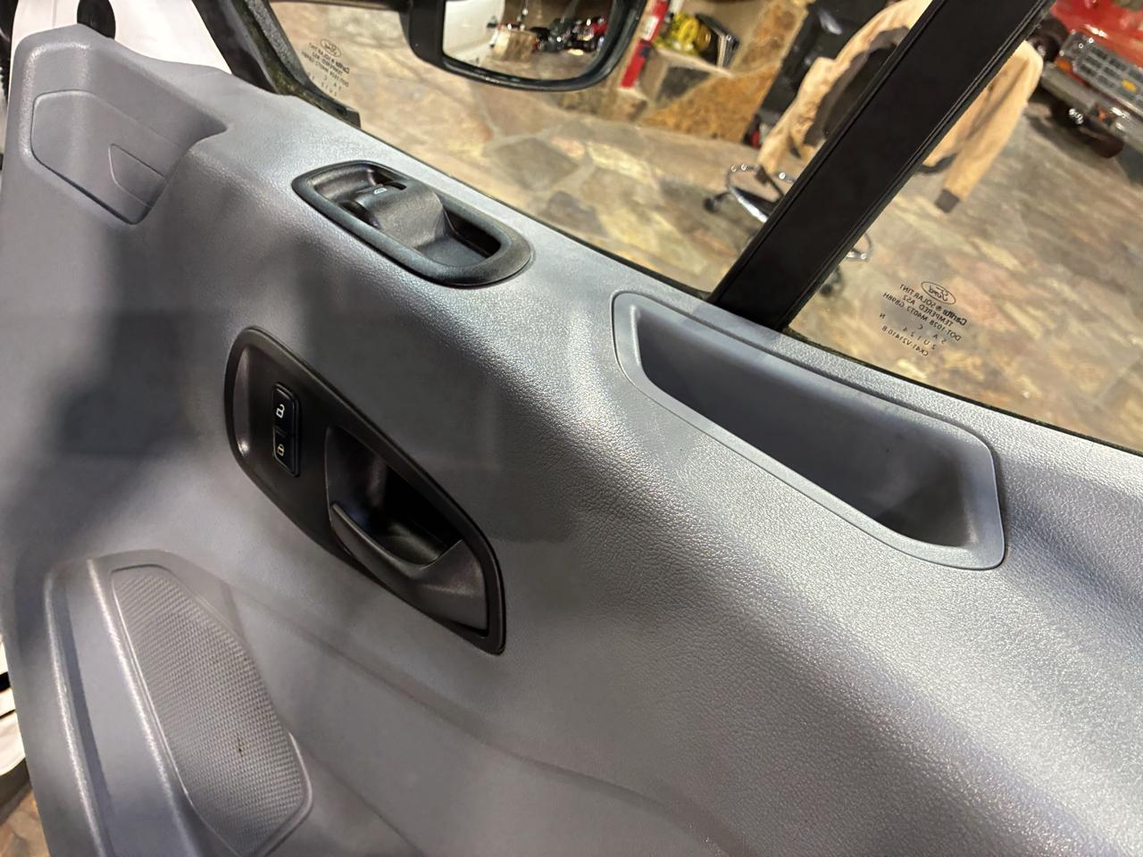 Ford Transit Cutaway T-350 138" 9950 GVWR DRW 2016