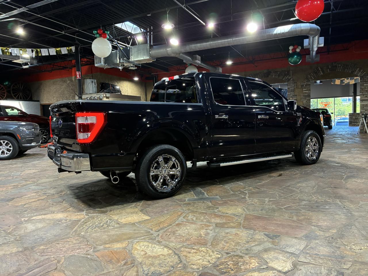 Ford F-150 2WD Supercab 133" Lariat 2022