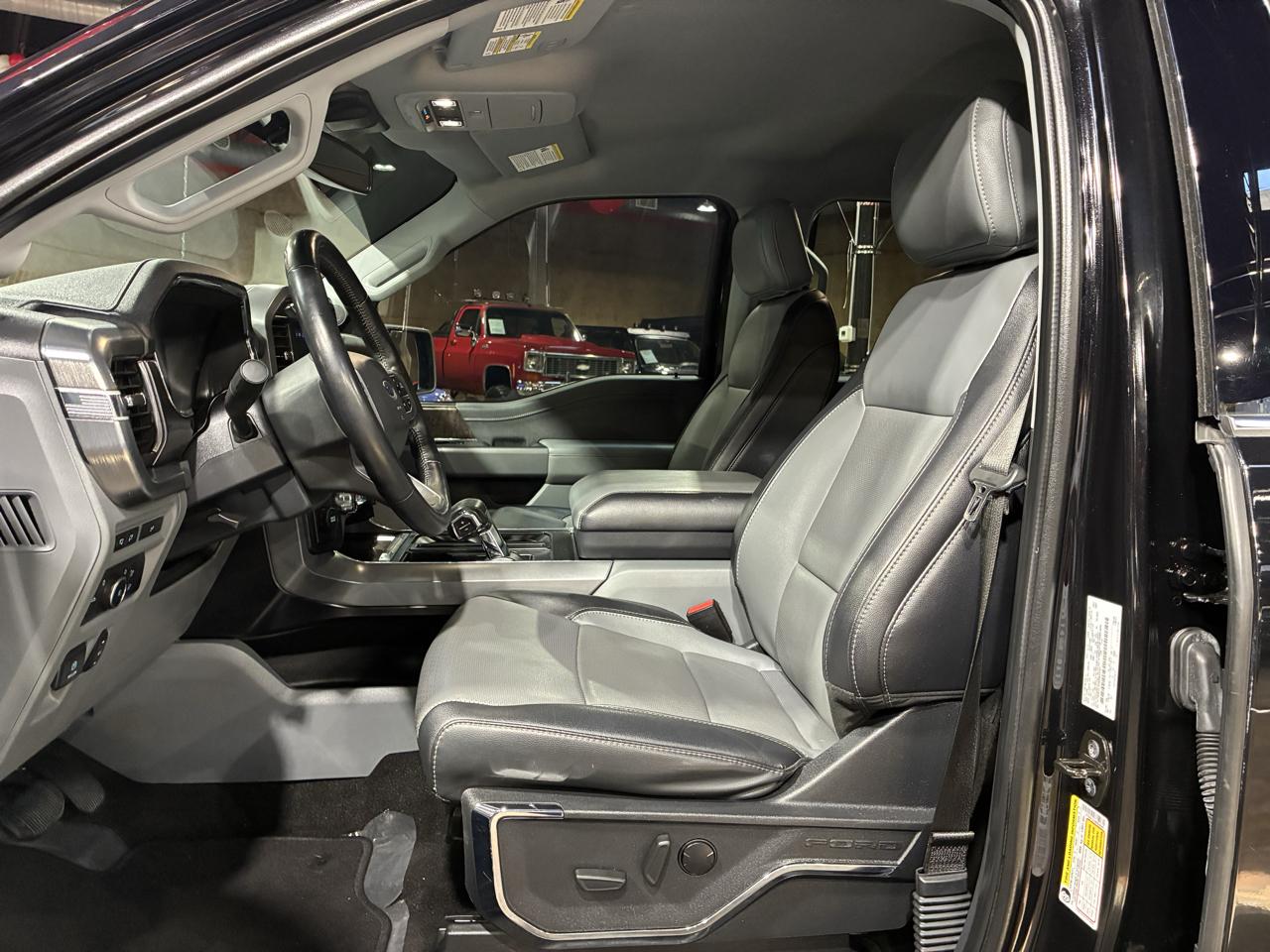 Ford F-150 2WD Supercab 133" Lariat 2022