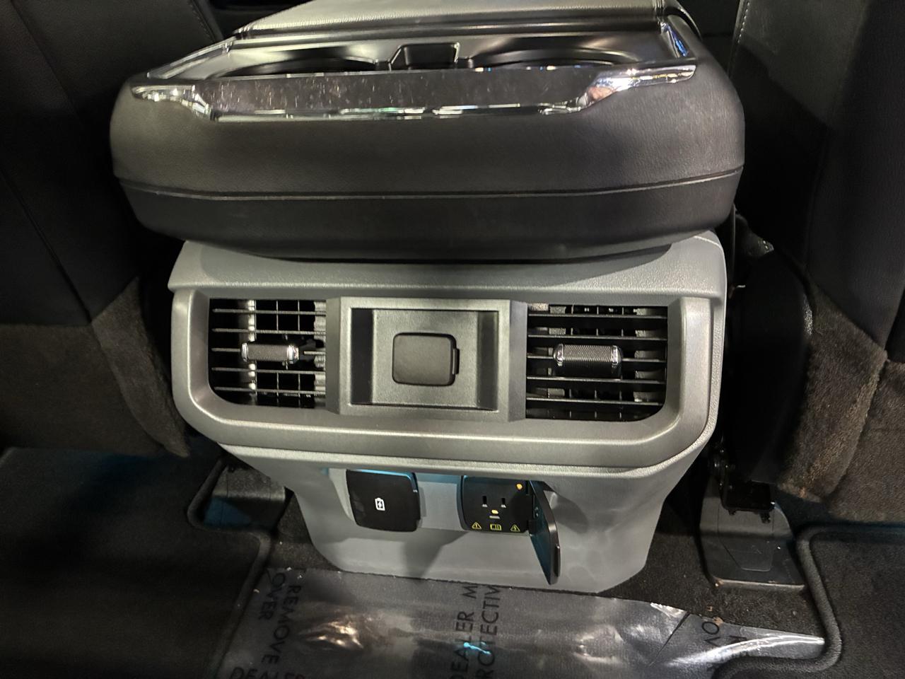 Ford F-150 2WD Supercab 133" Lariat 2022
