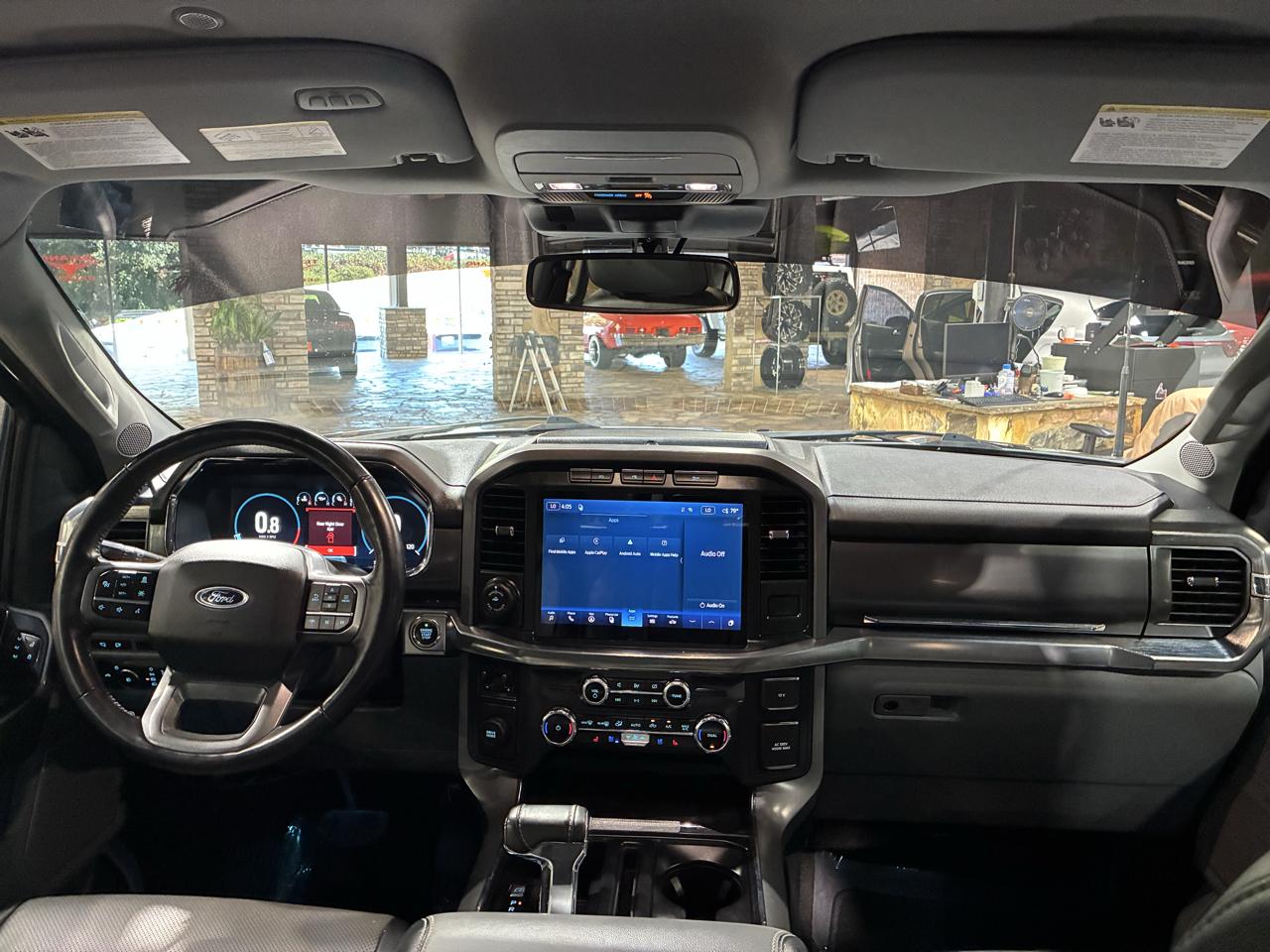 Ford F-150 2WD Supercab 133" Lariat 2022