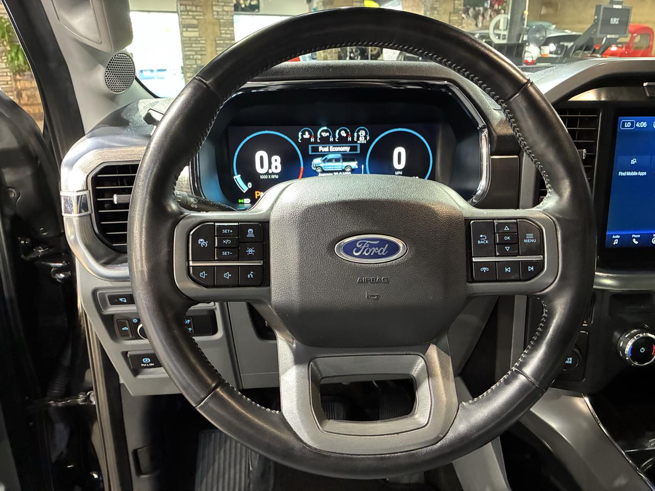 Ford F-150 2WD Supercab 133" Lariat 2022