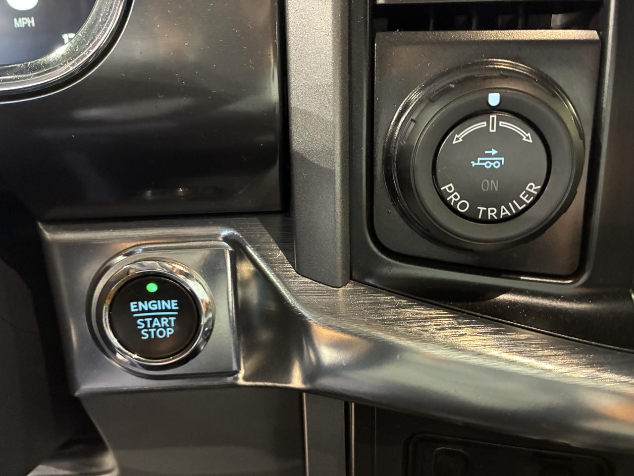 Ford F-150 2WD Supercab 133" Lariat 2022