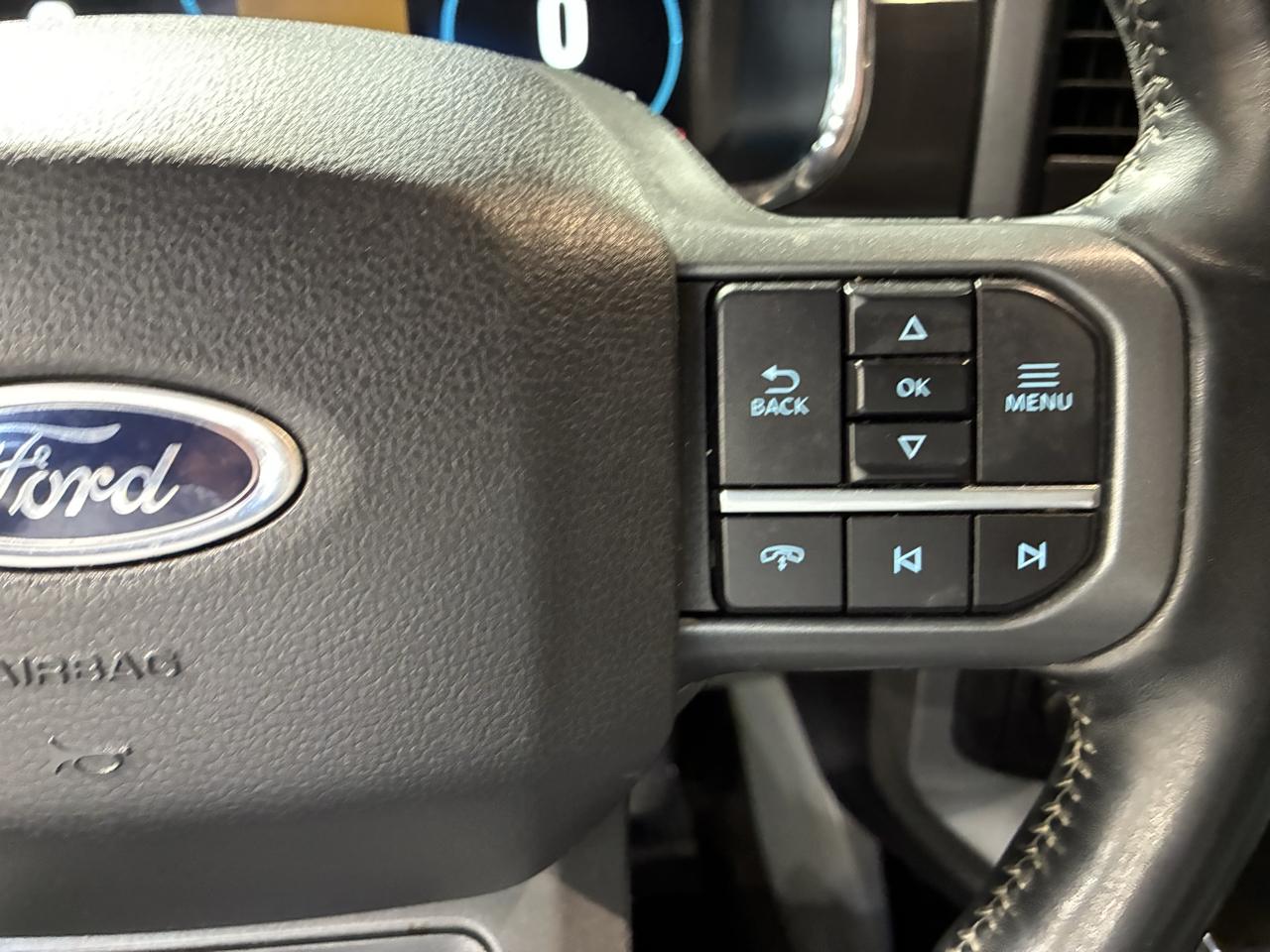 Ford F-150 2WD Supercab 133" Lariat 2022
