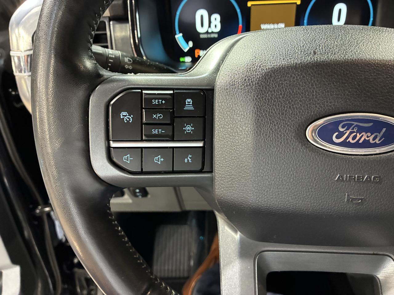 Ford F-150 2WD Supercab 133" Lariat 2022