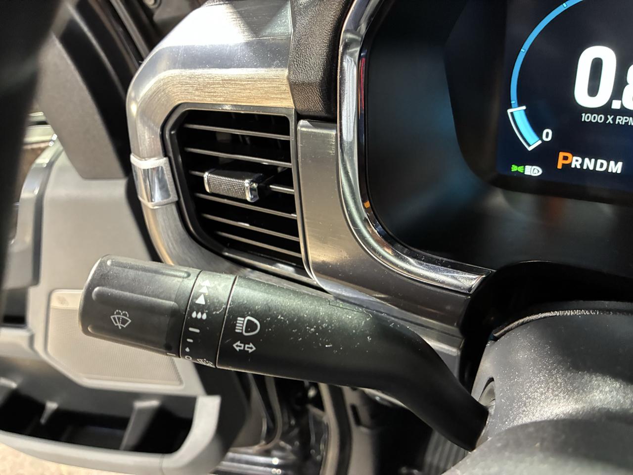 Ford F-150 2WD Supercab 133" Lariat 2022