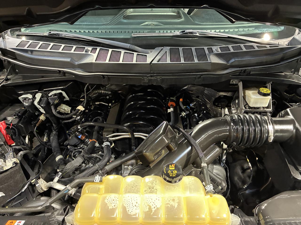 Ford F-150 2WD Supercab 133" Lariat 2022