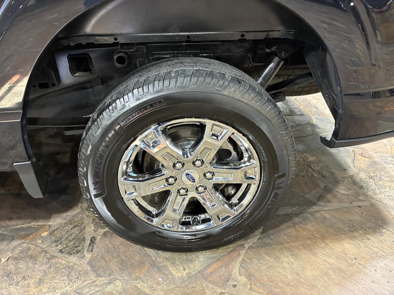 Ford F-150 2WD Supercab 133" Lariat 2022