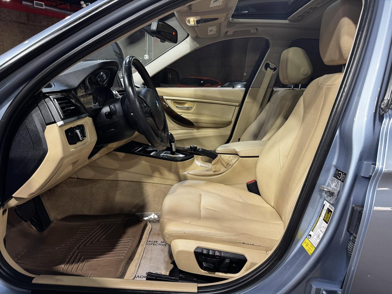 BMW 3 Series 4dr Sdn 320i RWD 2014