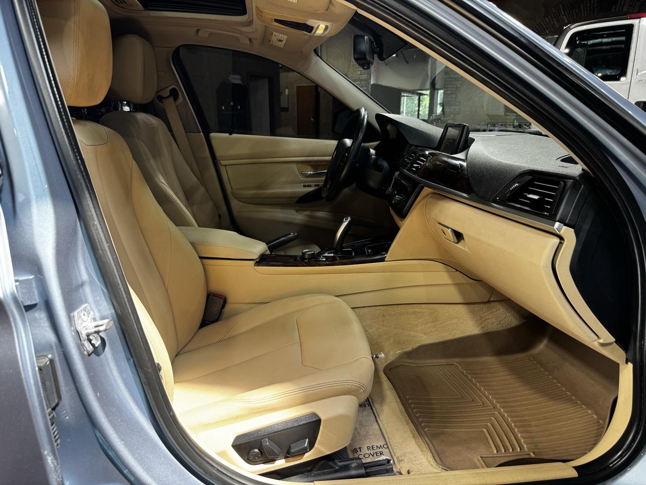 BMW 3 Series 4dr Sdn 320i RWD 2014