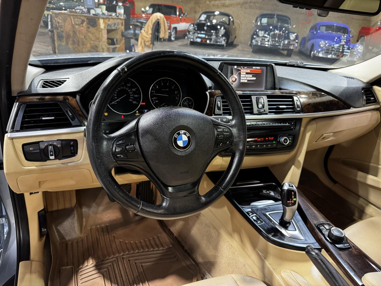BMW 3 Series 4dr Sdn 320i RWD 2014