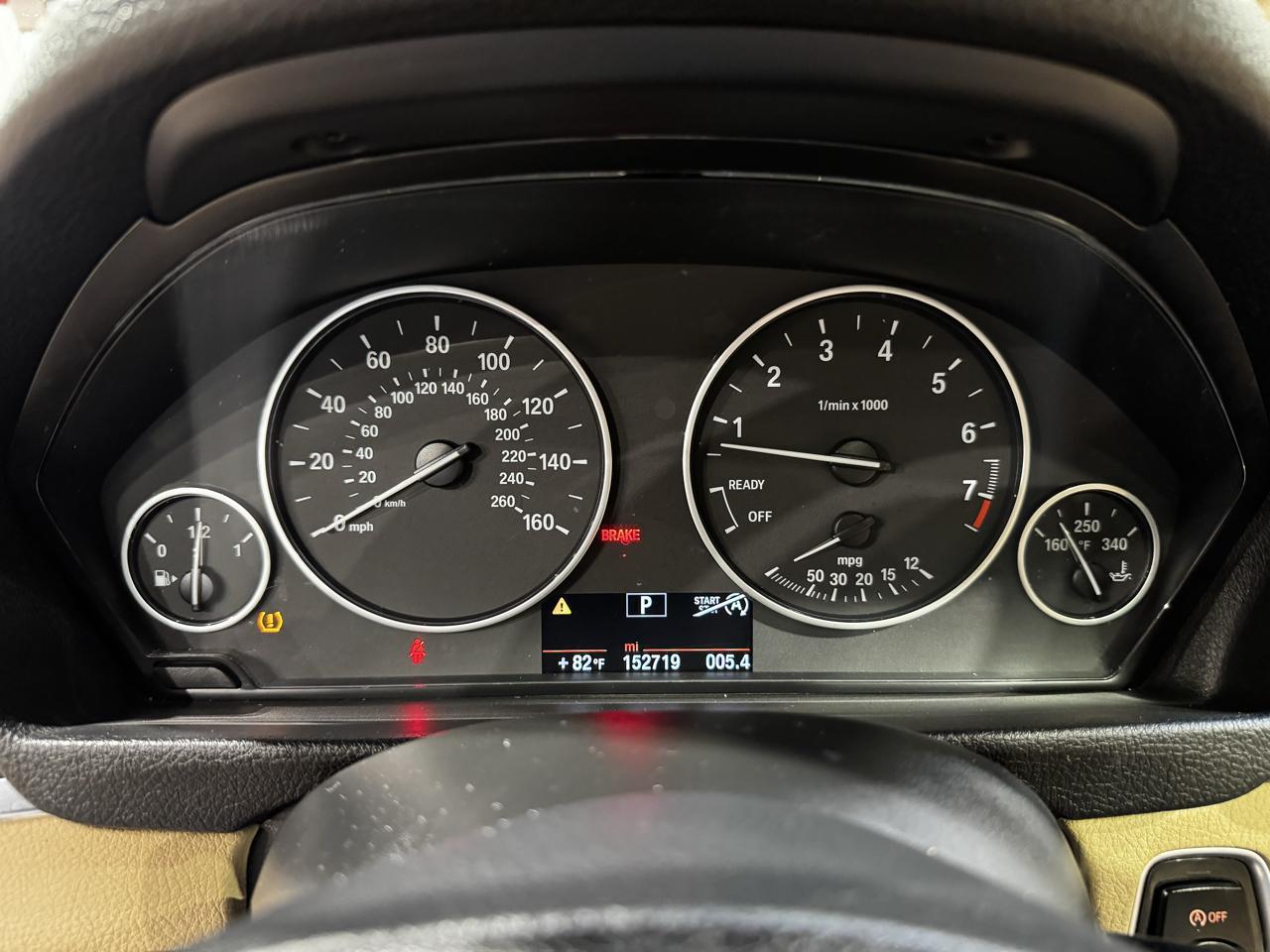 BMW 3 Series 4dr Sdn 320i RWD 2014