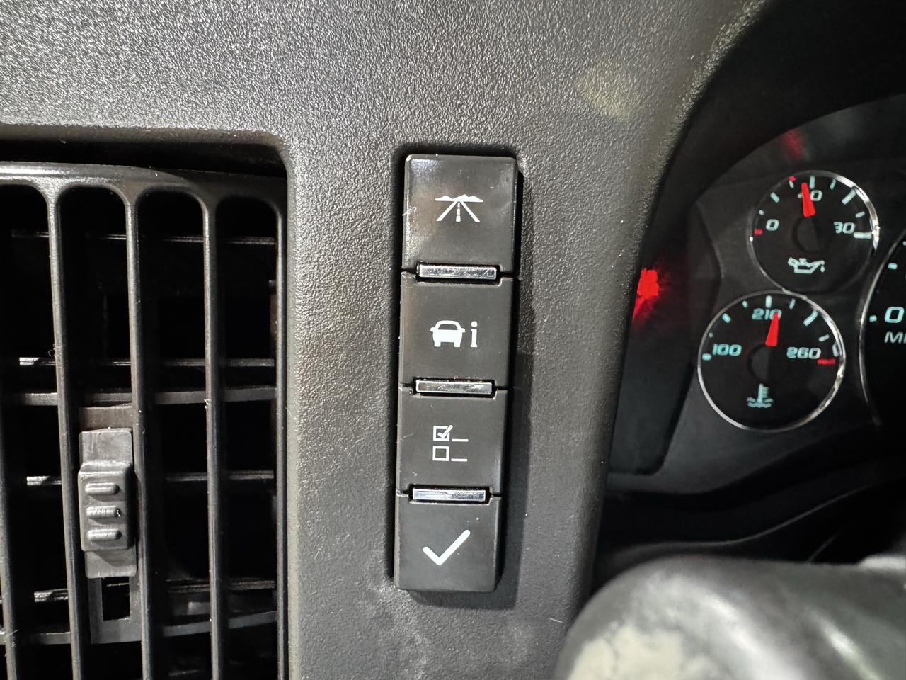 Chevrolet Express Cargo Van RWD 2500 135" 2009