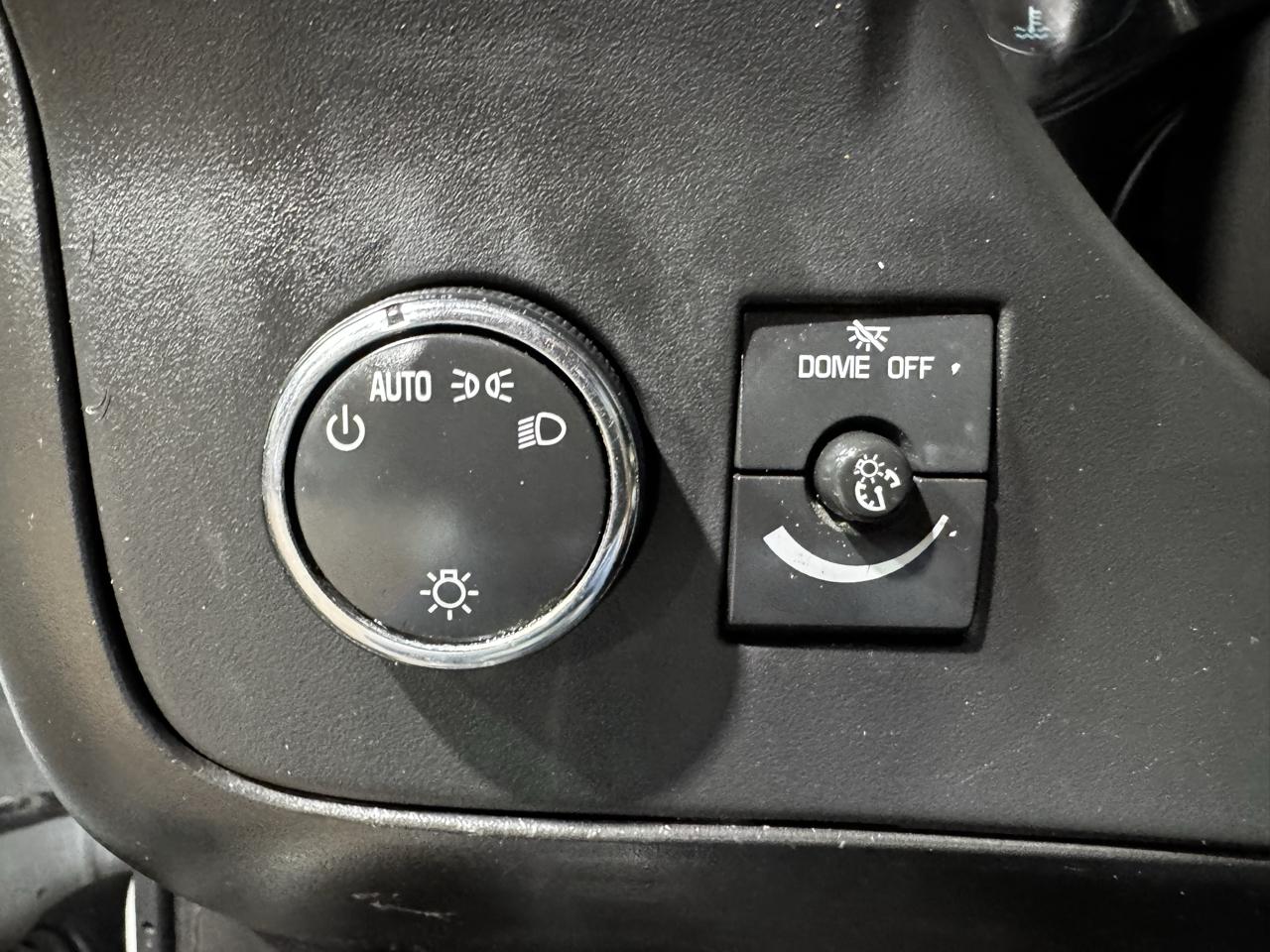 Chevrolet Express Cargo Van RWD 2500 135" 2009