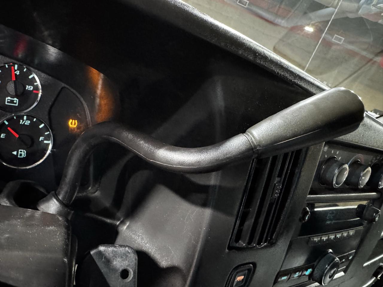 Chevrolet Express Cargo Van RWD 2500 135" 2009
