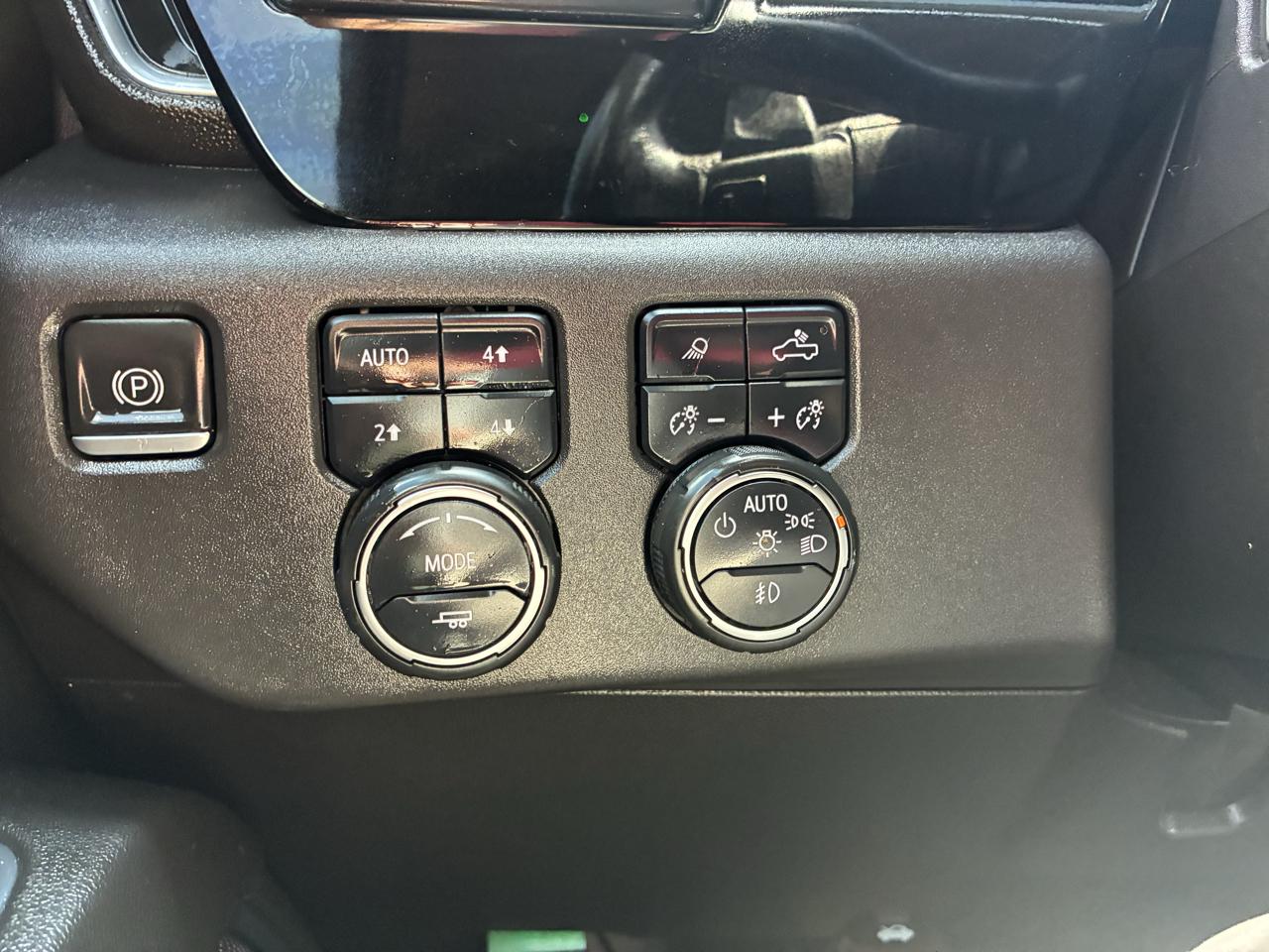 Chevrolet Silverado 1500 4WD Crew Cab 147" RST 2022