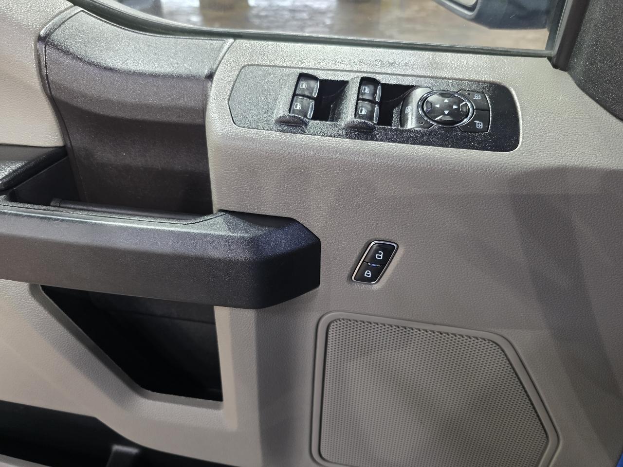 Ford F-150 2WD Supercab Flareside 145" STX 2019