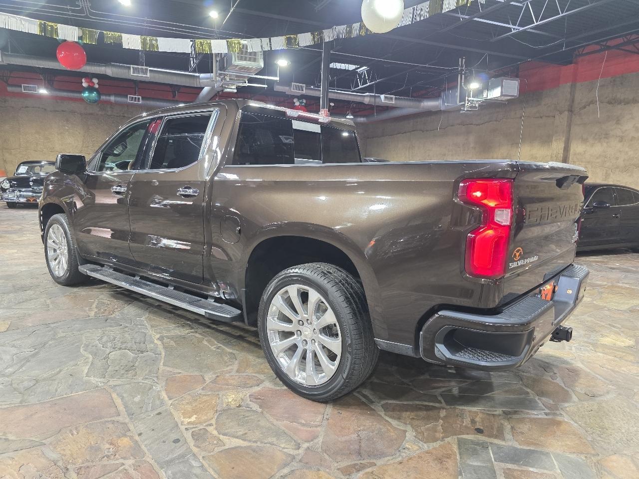 Chevrolet Silverado 1500 2WD Crew Cab 147" High Country 2019