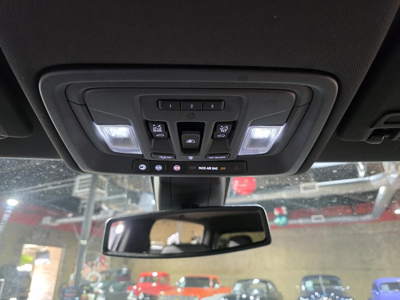 Chevrolet Silverado 1500 2WD Crew Cab 147" High Country 2019