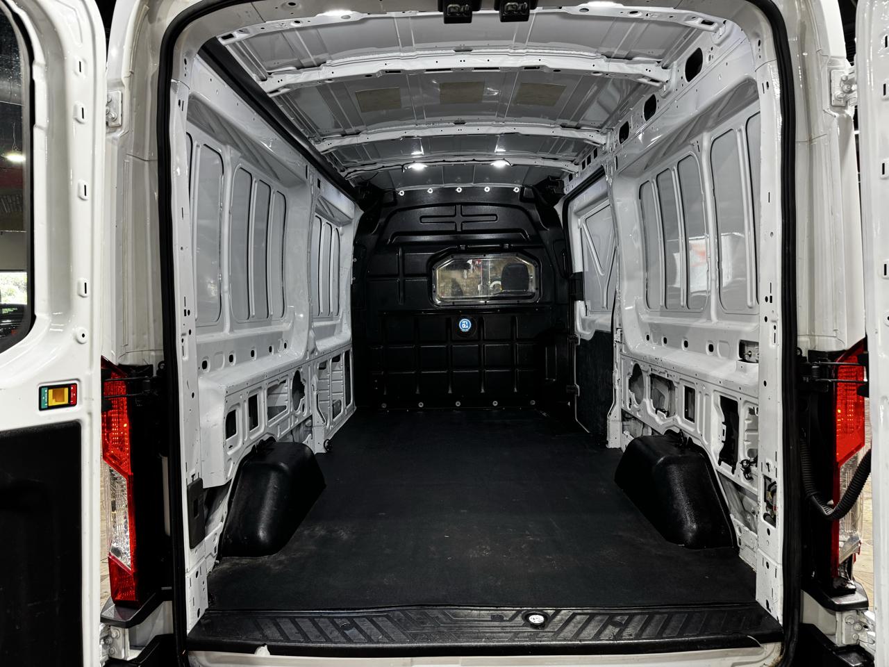 Ford Transit Cargo Van T-150 130" Med Rf 8670 GVWR RWD 2020