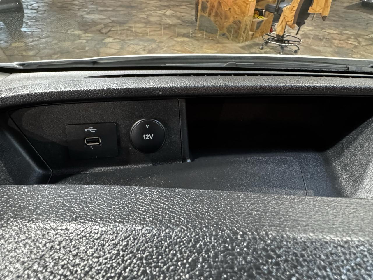 Ford Transit Cargo Van T-150 130" Med Rf 8670 GVWR RWD 2020