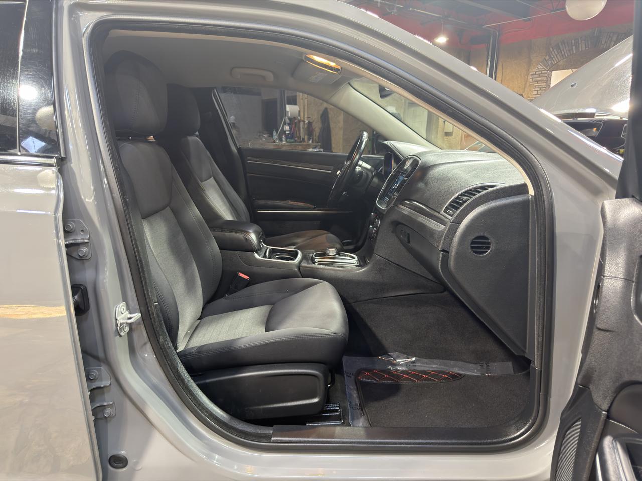 Chrysler 300 Touring RWD 2018