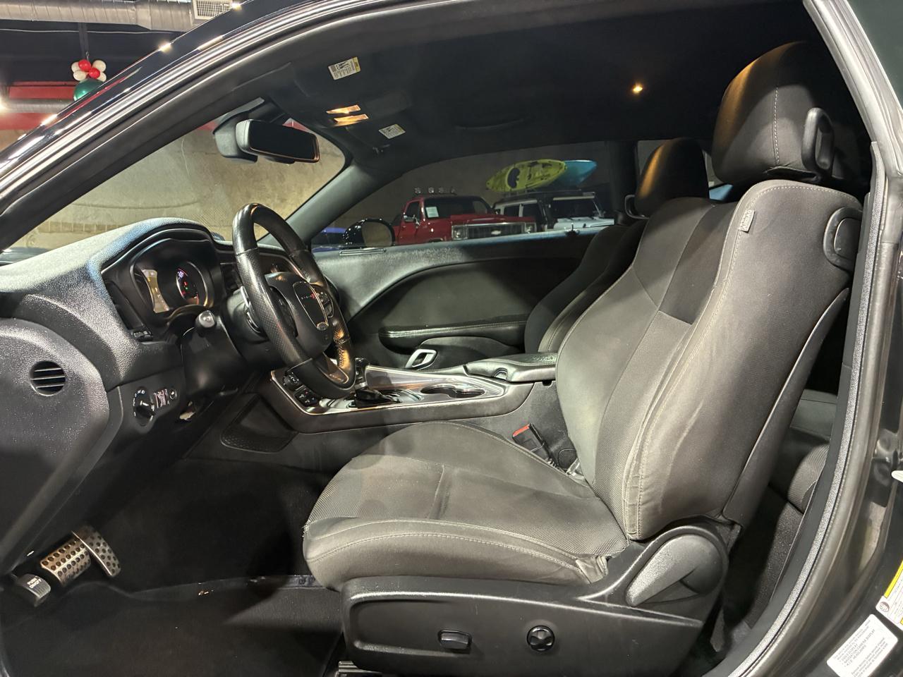 Dodge Challenger 2dr Cpe R/T Shaker 2016