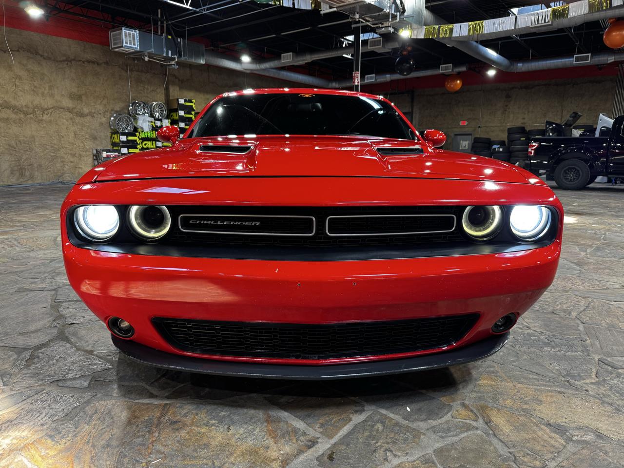 Dodge Challenger 2dr Cpe SXT Plus 2016