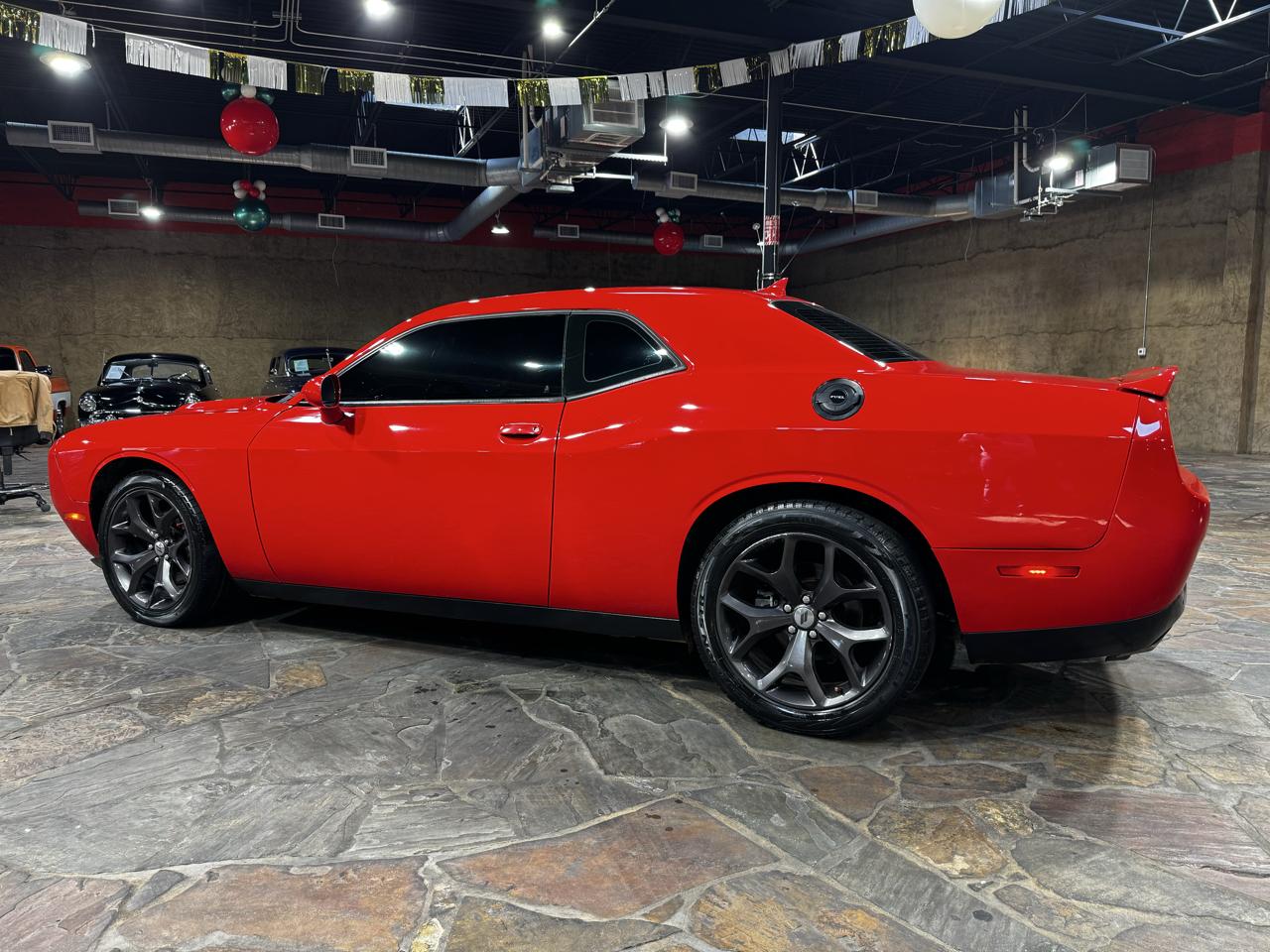Dodge Challenger 2dr Cpe SXT Plus 2016