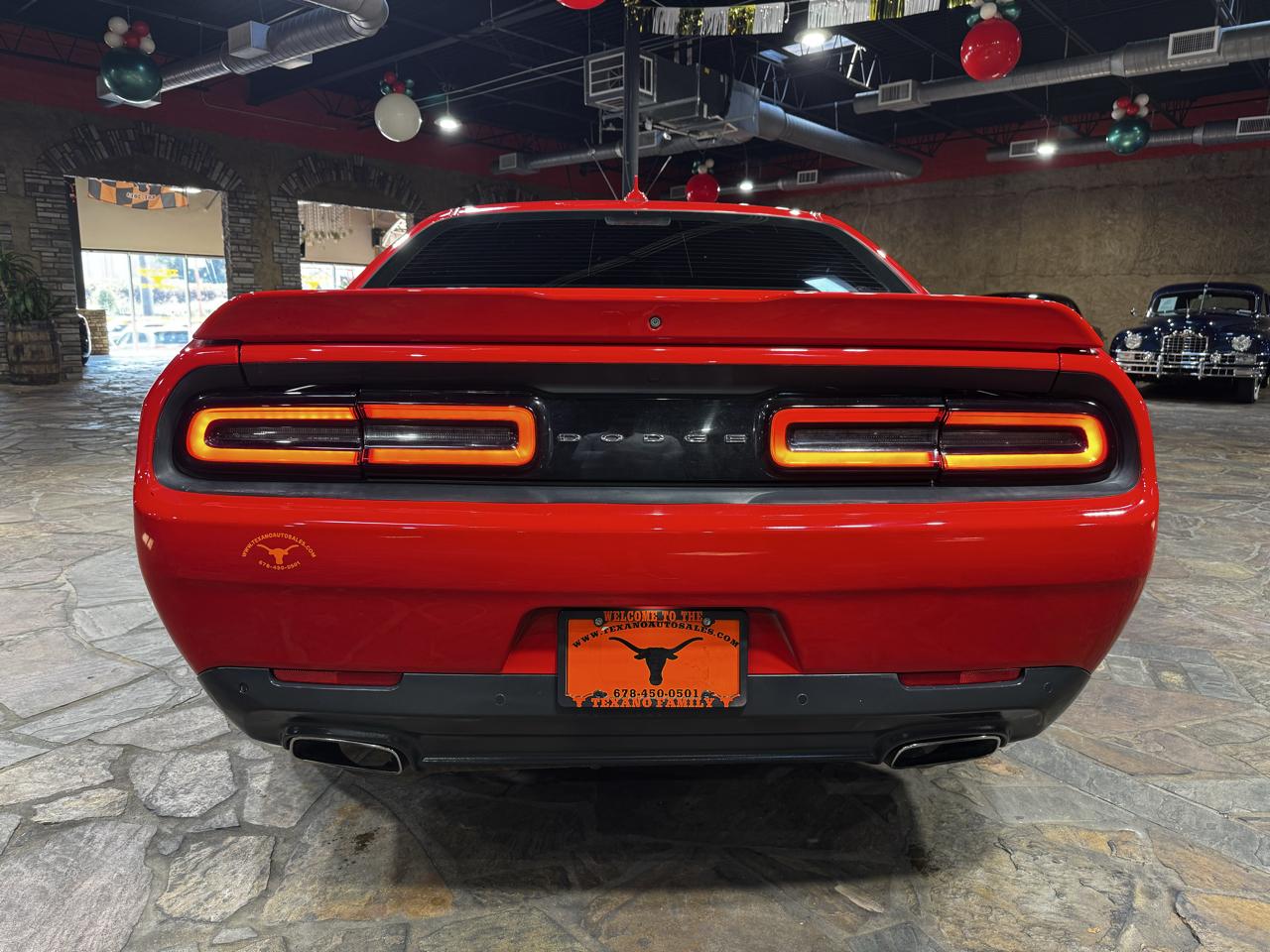 Dodge Challenger 2dr Cpe SXT Plus 2016