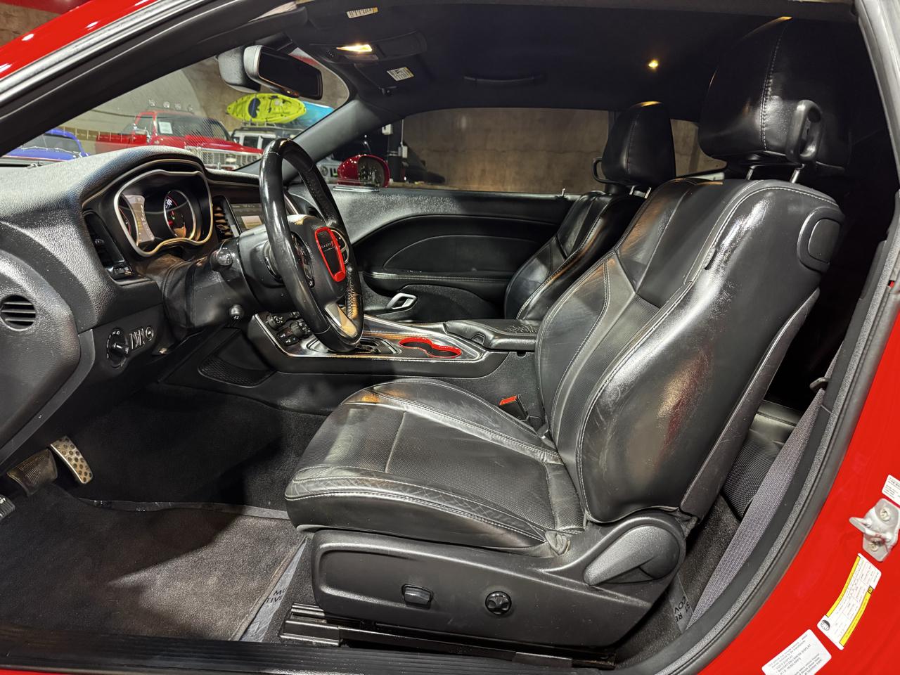 Dodge Challenger 2dr Cpe SXT Plus 2016