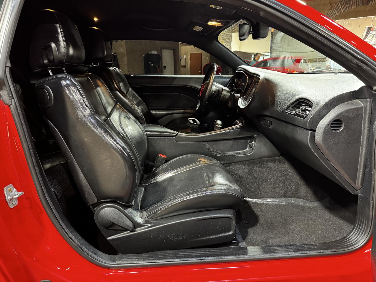 Dodge Challenger 2dr Cpe SXT Plus 2016