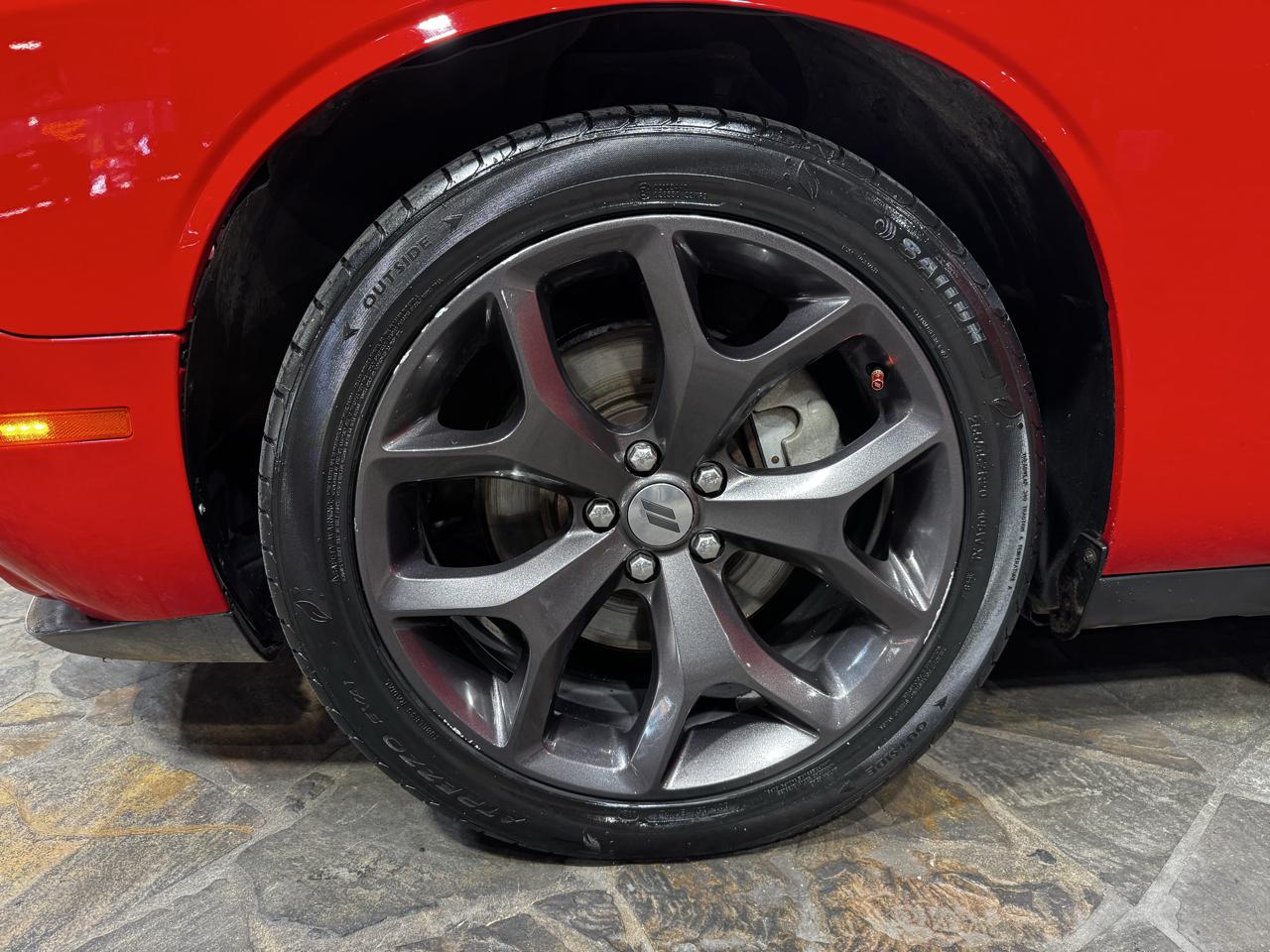 Dodge Challenger 2dr Cpe SXT Plus 2016