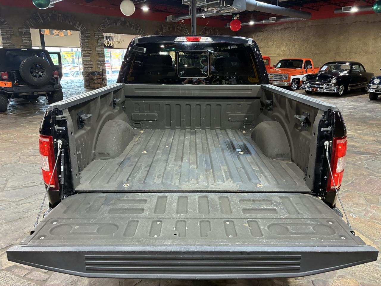 Ford F-150 2WD SuperCrew 139" XLT 2018