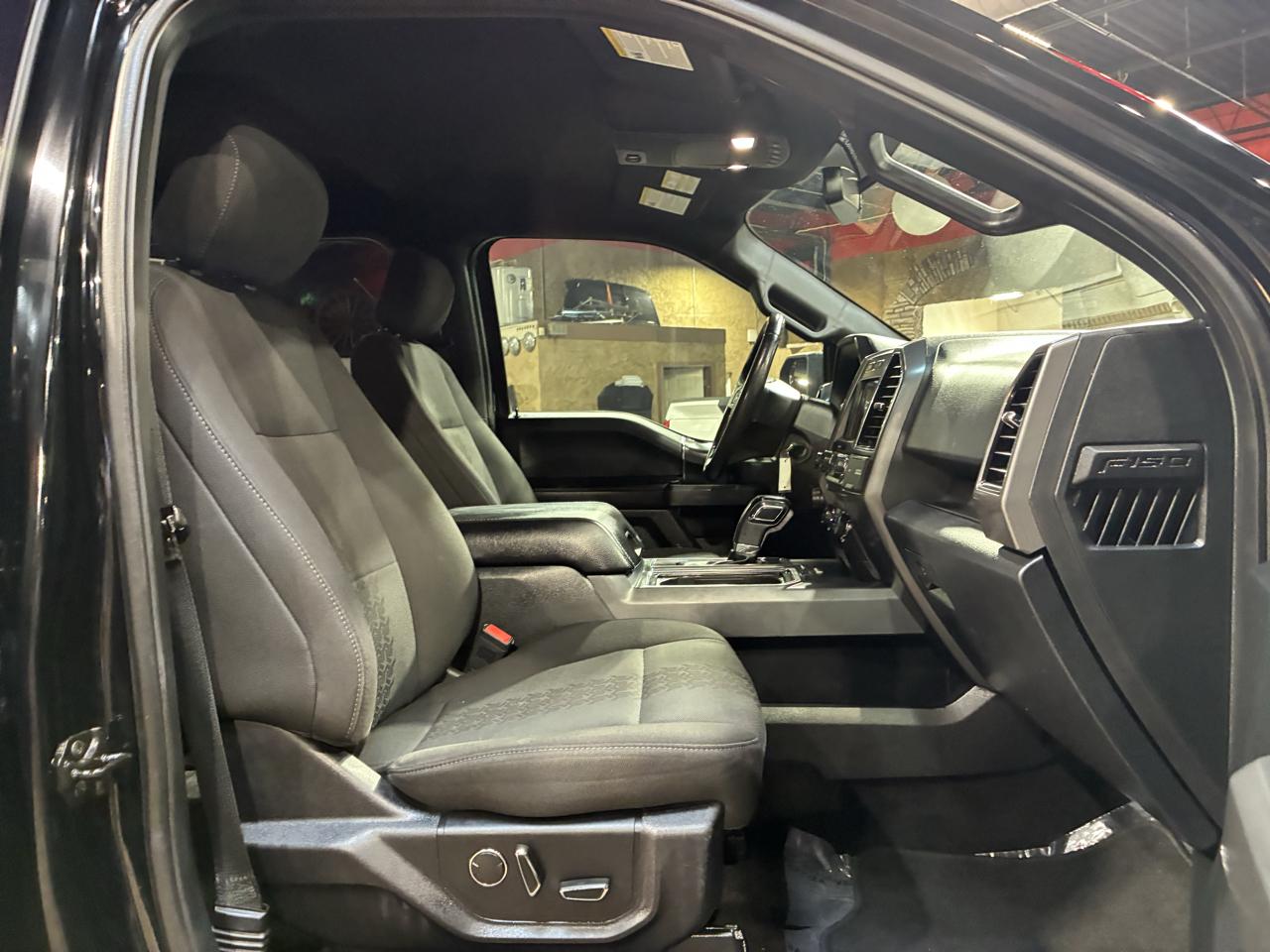 Ford F-150 2WD SuperCrew 139" XLT 2018