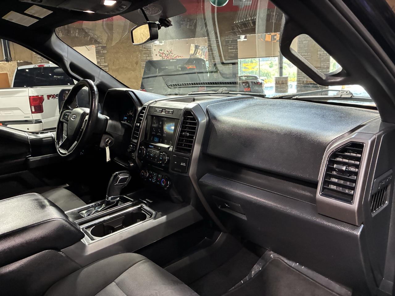 Ford F-150 2WD SuperCrew 139" XLT 2018